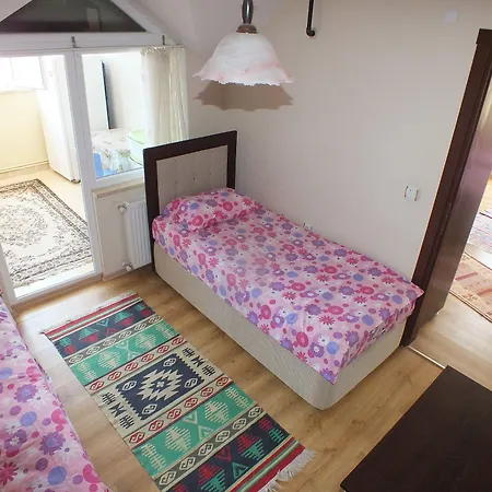 Menekşe 1 Apart Otel Trabzon